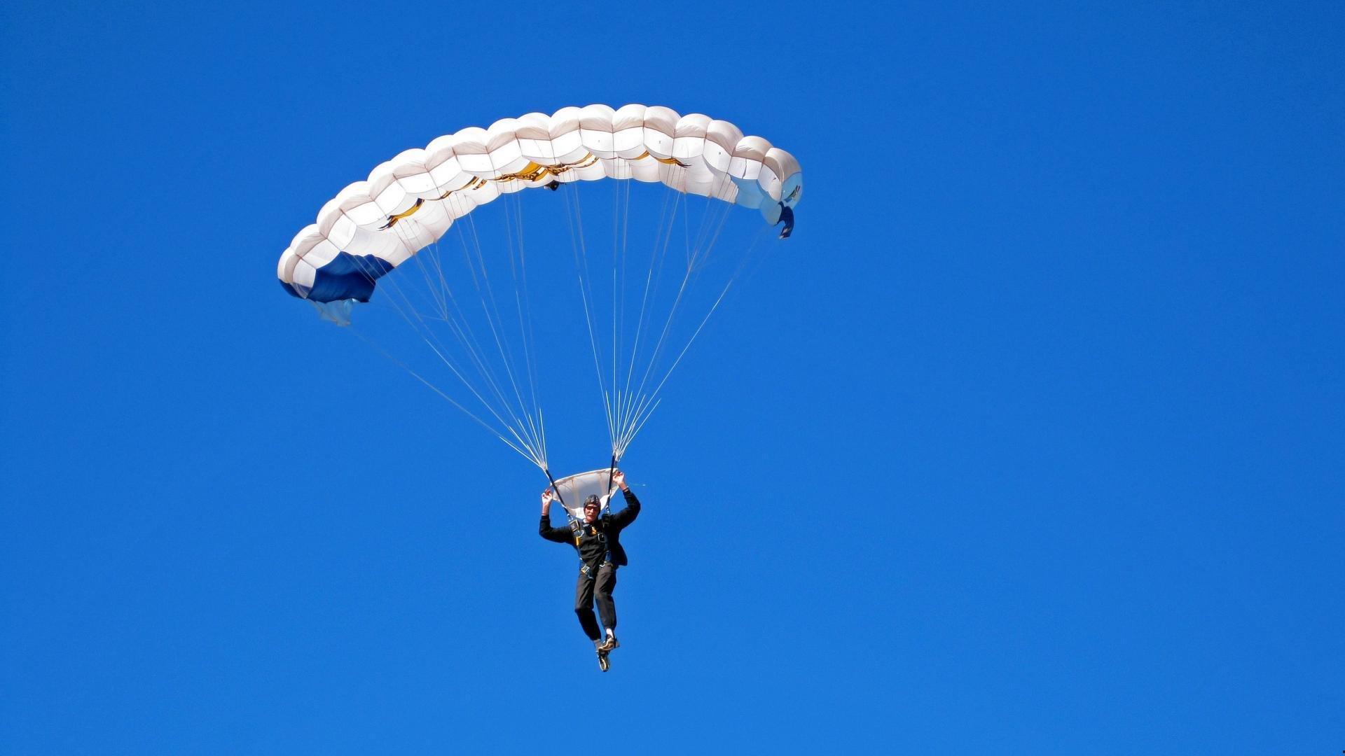马刺迎来新时代，米奇-约翰逊接替波波维奇，圣城开启后传奇时代